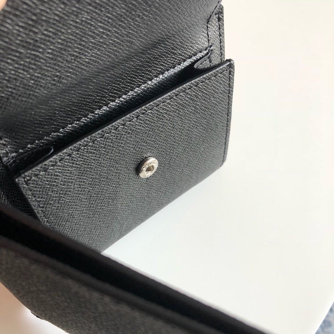 LV Wallets AAA(Men)-049