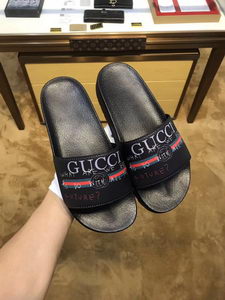 G*u*i slippers(aaa)-215