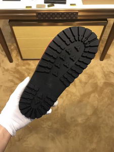 G*u*i slippers(aaa)-214