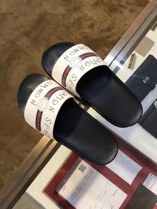 G*u*i slippers(aaa)-212