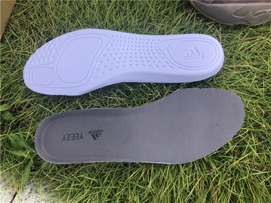 ad*s Y**zy boost 700 “mauve”-002