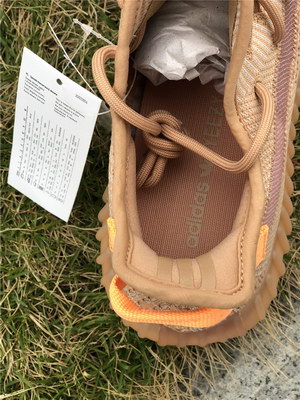 ad*s Y**zy boost 350 v2 clay