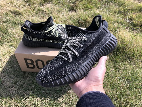 ad*s Y**zy 350 v2 boost static reflevtive black