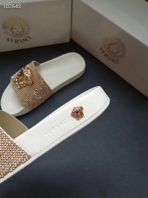Versace Slippers Women(AAA)-028