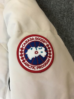 Can*a Go*e coat-100
