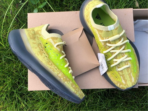 Adidas Yeezy 380“Hylte Glow”