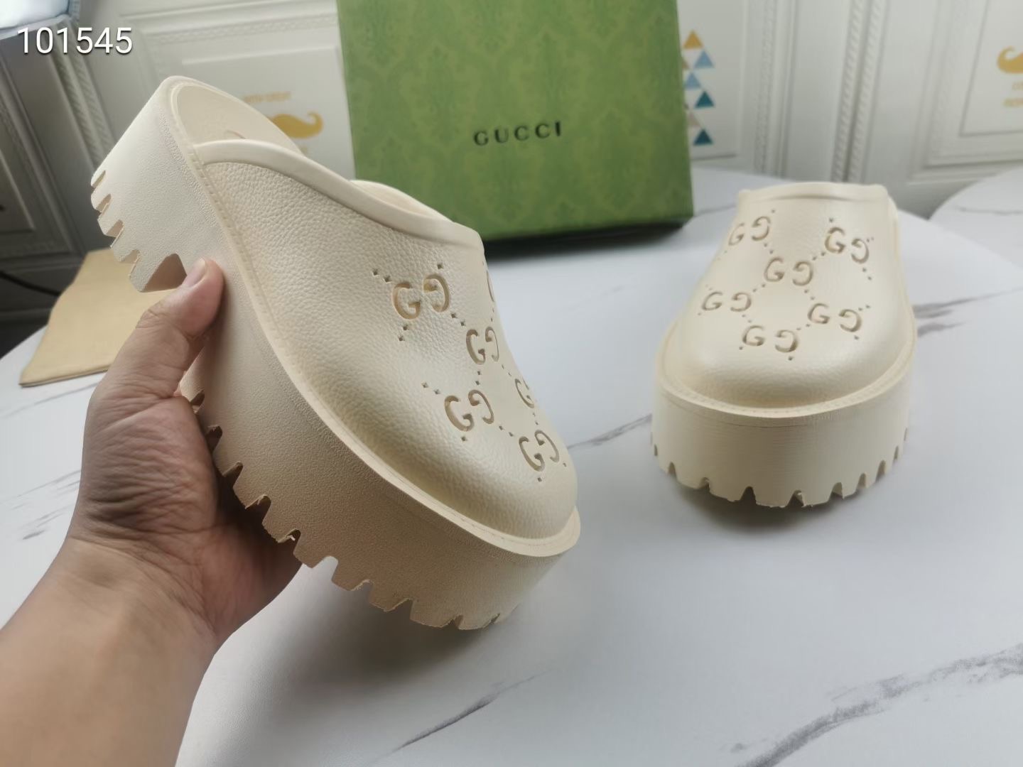 G*u*i slippers(aaa)-422