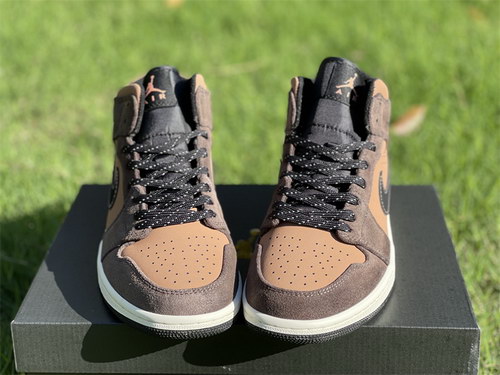 Air Jordan 1 Mid-061