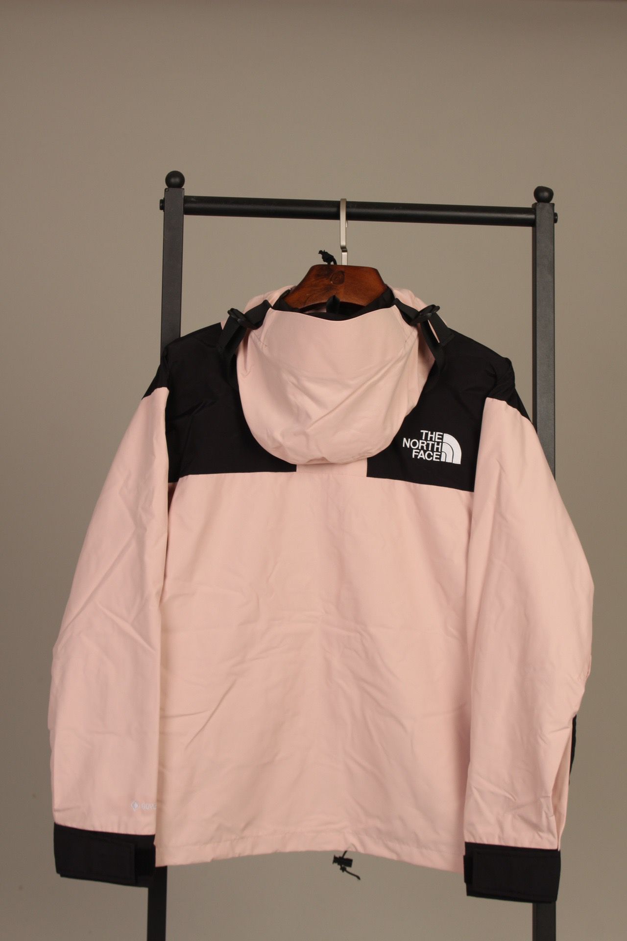 the n0*h F**e coat-024