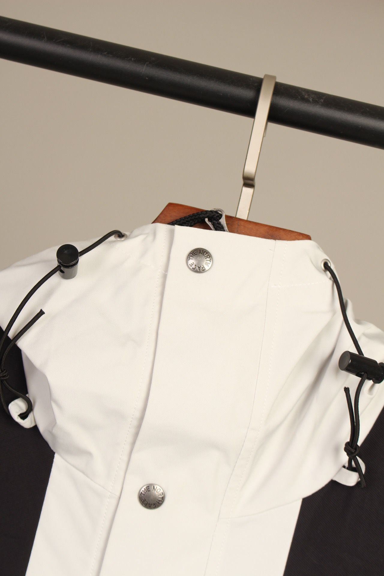 the n0*h F**e coat-020