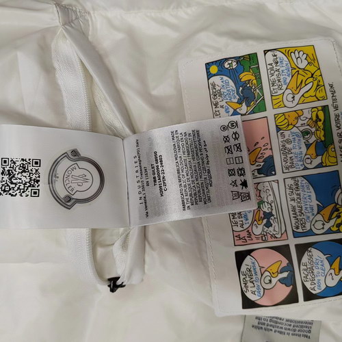 Moncler Vest Coat-021