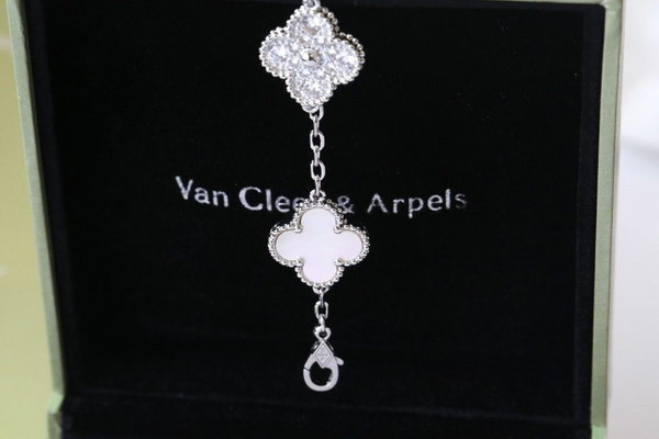 Van Cleef & Arpels Bracelet(19cm)-008