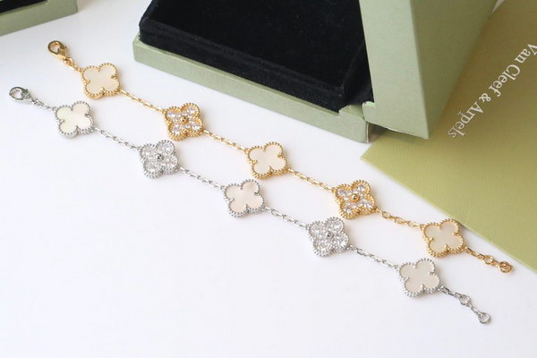 Van Cleef & Arpels Bracelet(19cm)-008