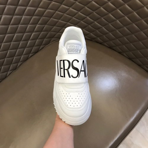 Versace Shoes(AAA)-179