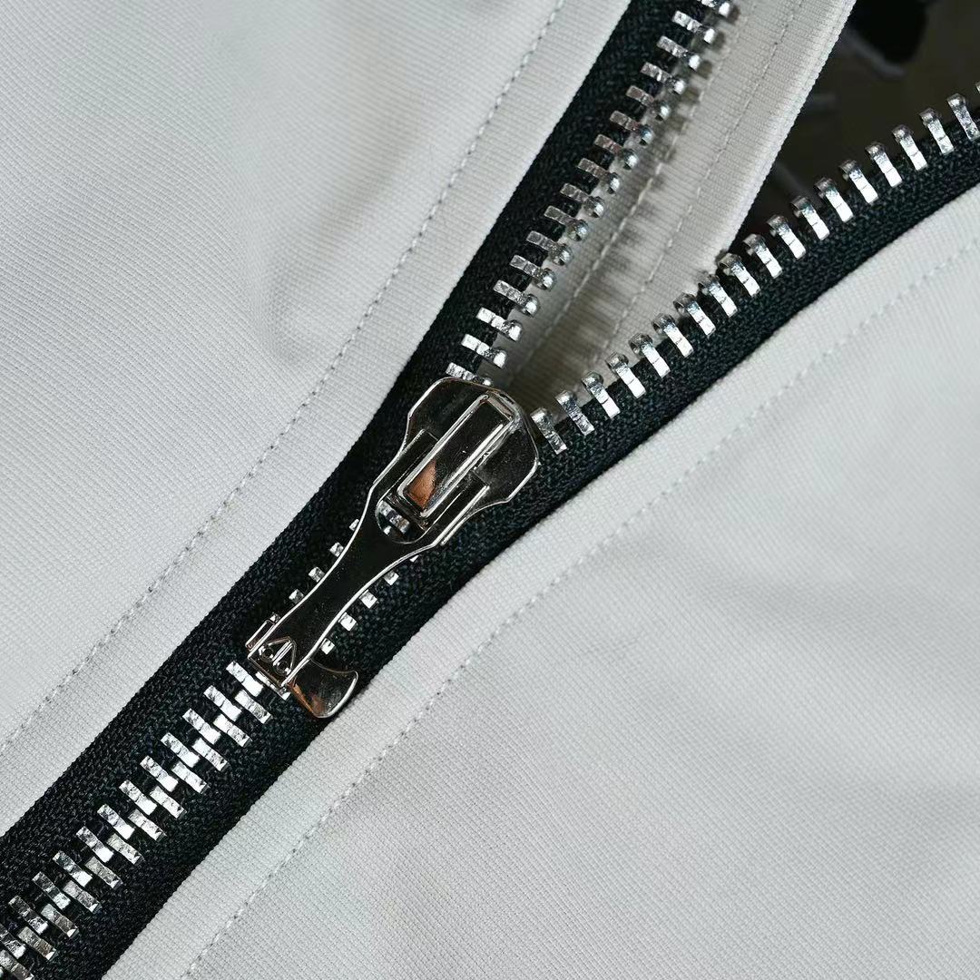 Moose Knuckles Coat-005