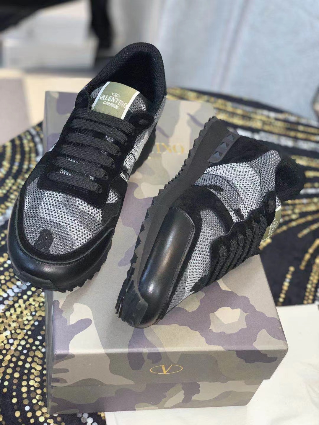 Valentino Shoes(AAA)-211