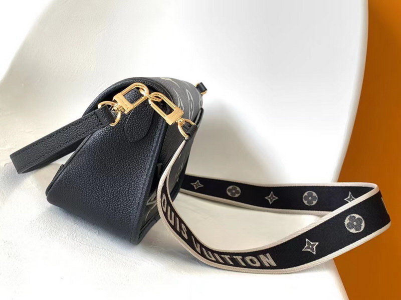 LV Handbags AAA(Women)-171