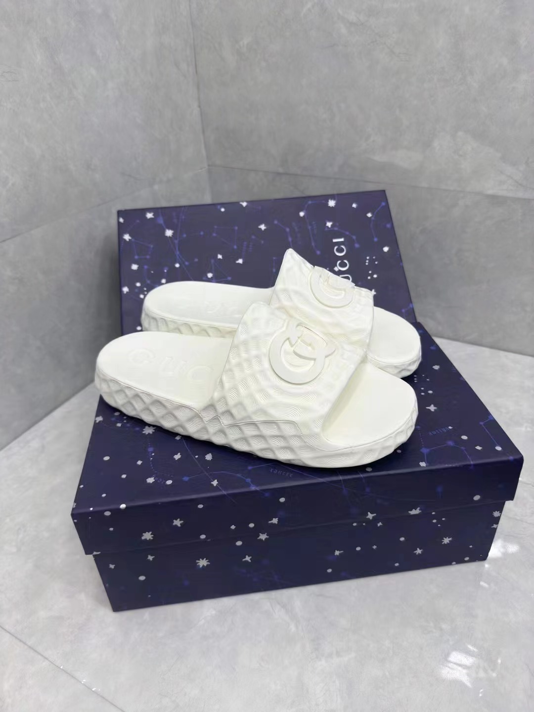 G*u*i slippers(aaa)-456