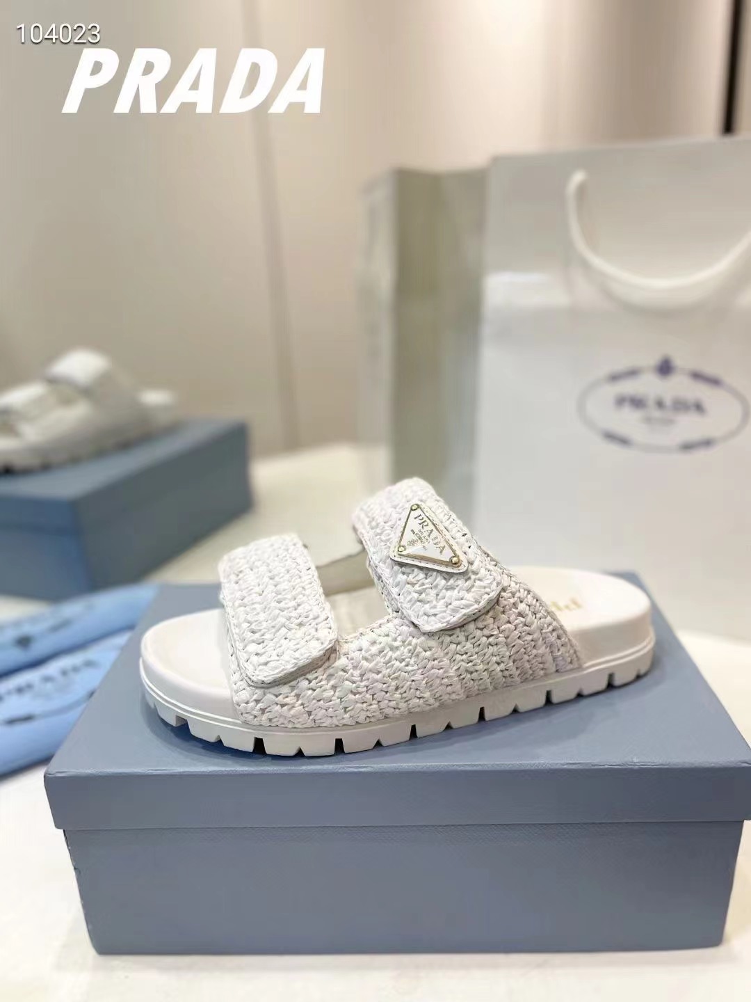 Pra*a slippers women(aaa)-013