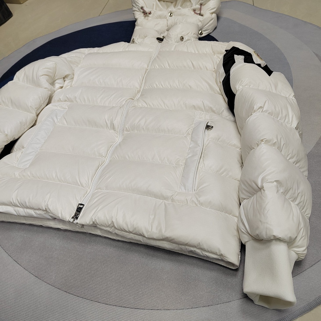 Moncler Coat-153