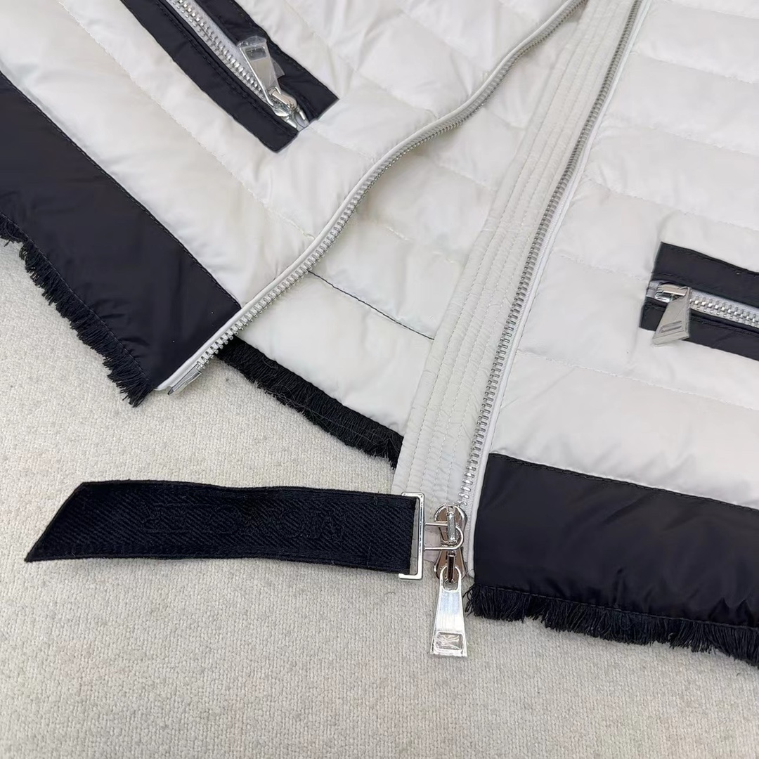 Moncler Coat(Women)-132