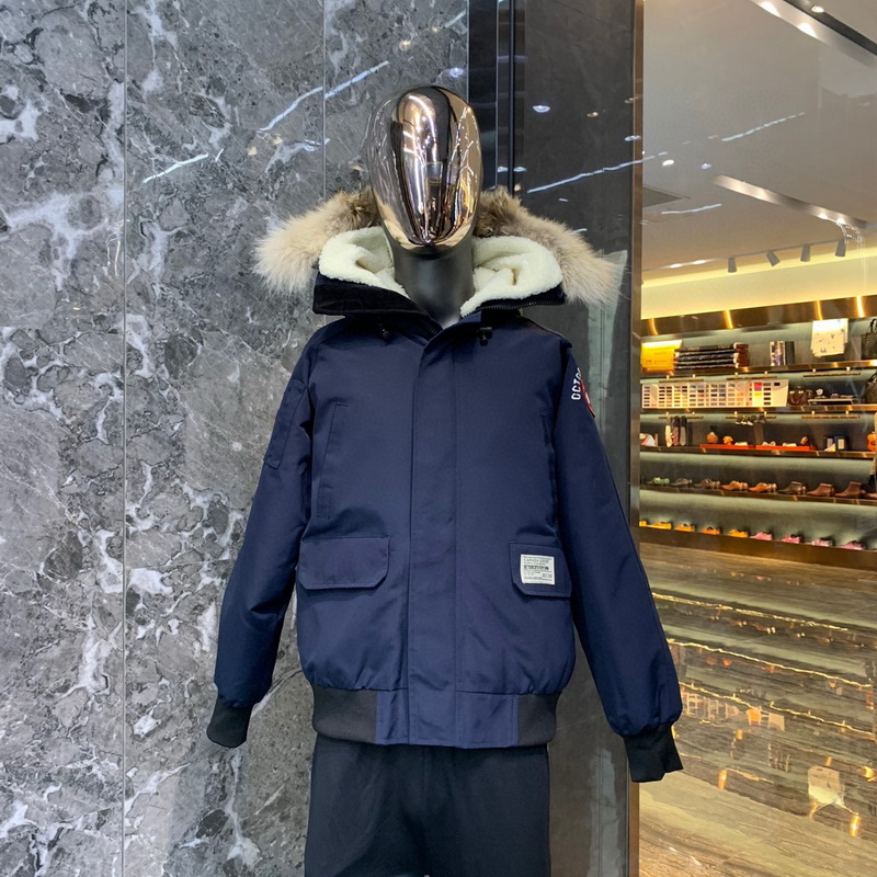 Can*a Go*e coat-317