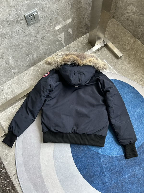 Can*a Go*e coat-345