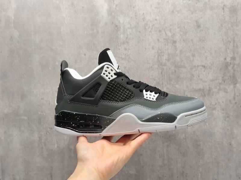Air Jordan 4 Retro-040