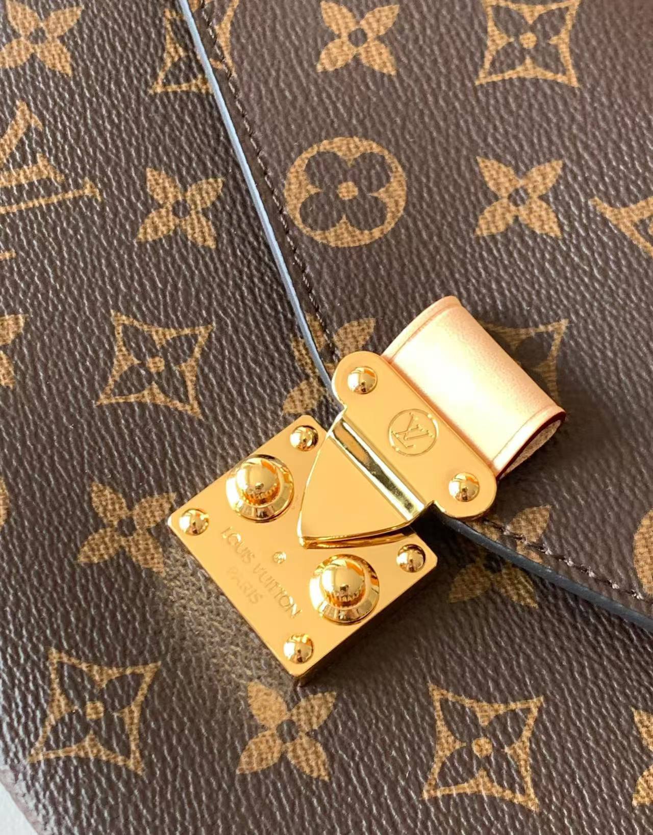 LV Handbags AAAA(Women)-246