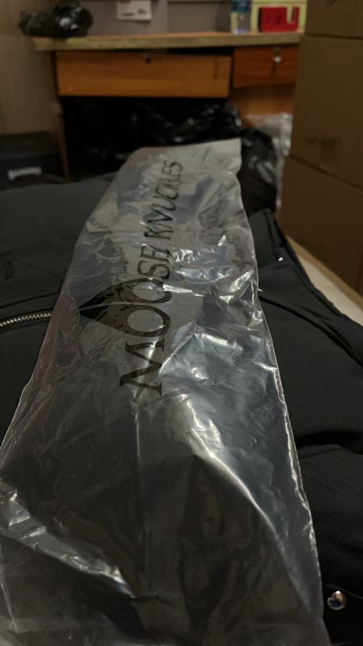 Moose Knuckles Coat-001