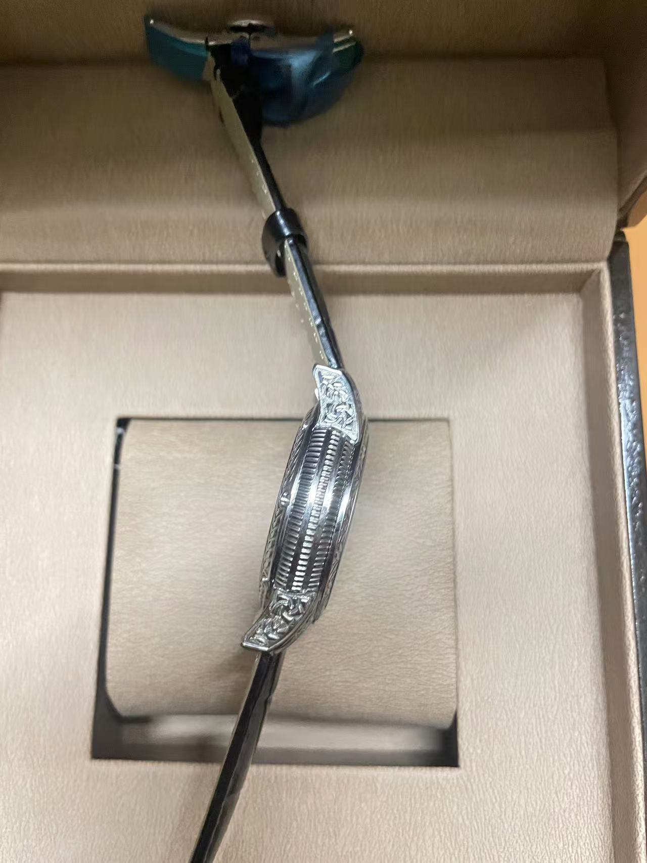 vacheron Co*sta*t*n mechanical watch-010