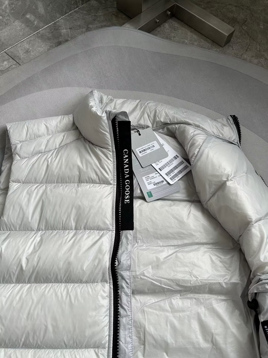 Can*a Go*e vest coat-011