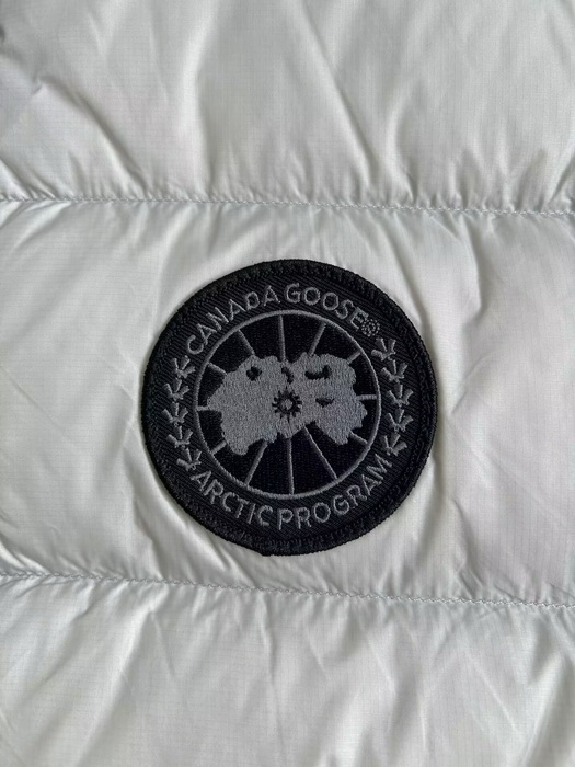 Can*a Go*e vest coat-012