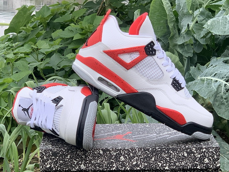 Air Jordan 4 Retro-085