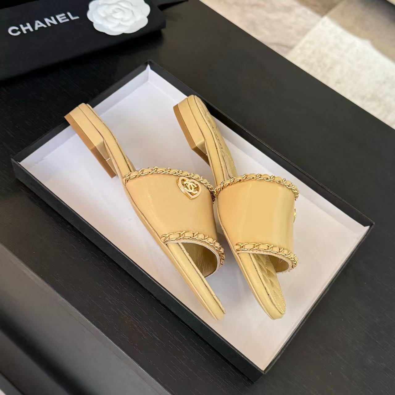 Ch*el slippers women(aaa)-017