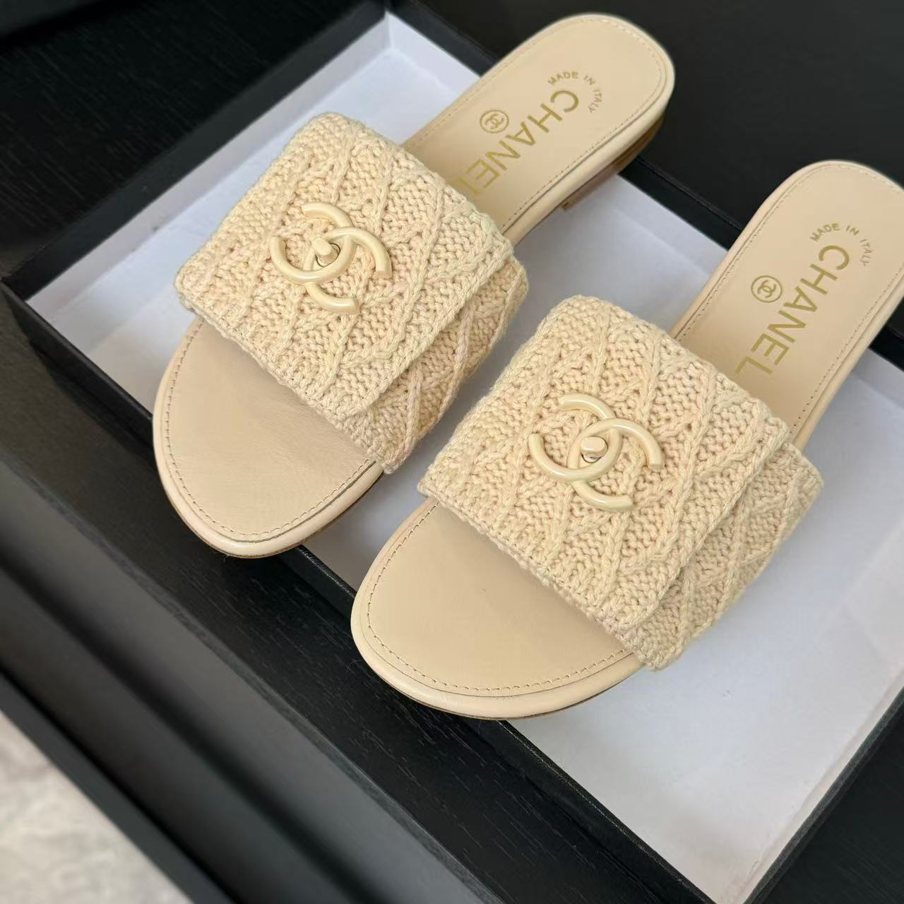 Ch*el slippers women(aaa)-014