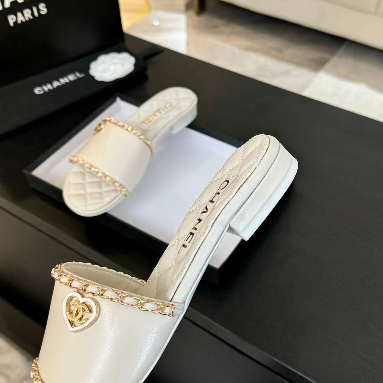 Ch*el slippers women(aaa)-020