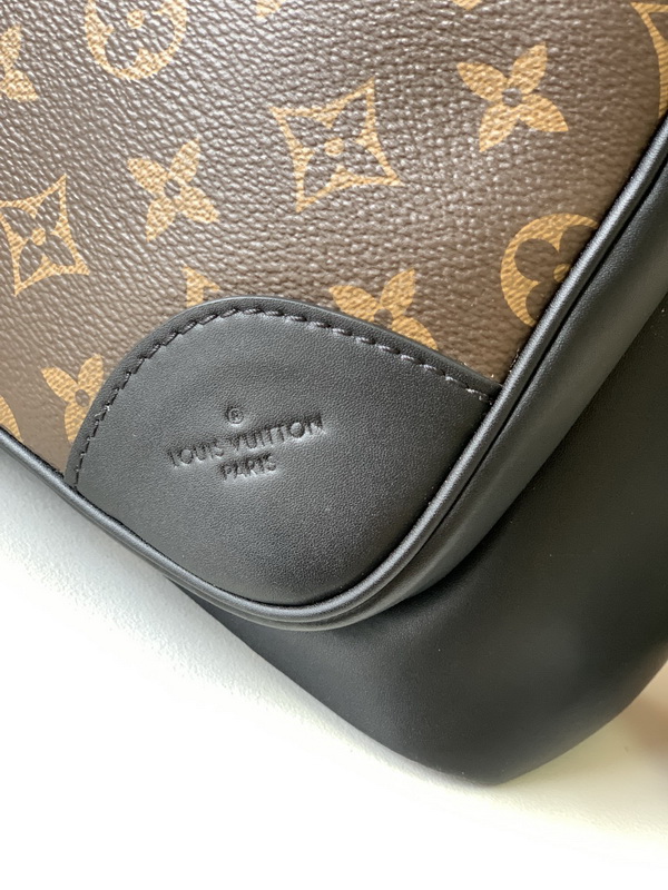 LV Backpack(AAA)-066