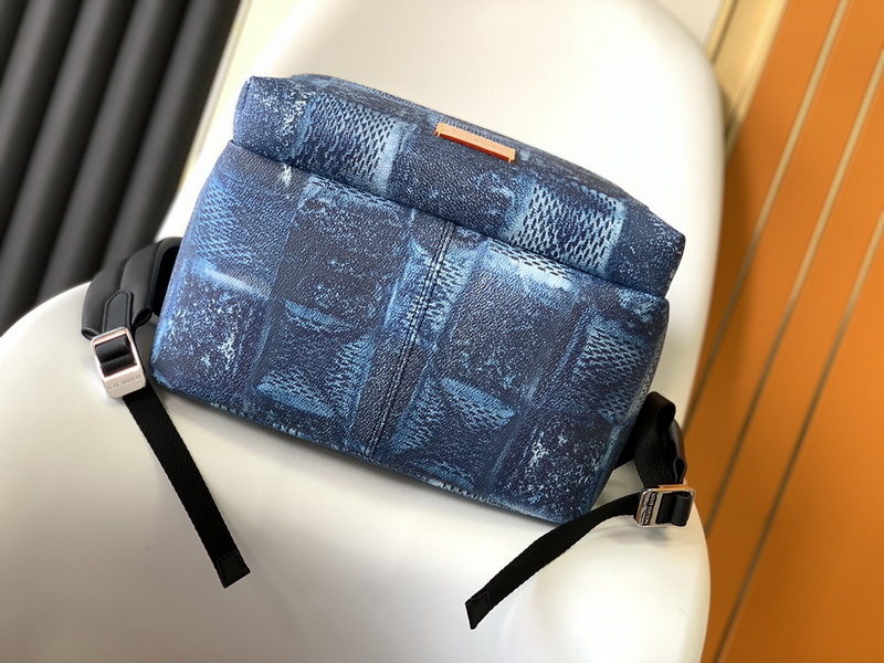 LV Backpack(AAA)-090