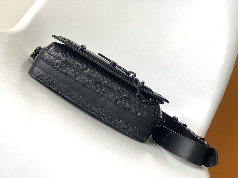 LV Handbags AAAA(Men)-153