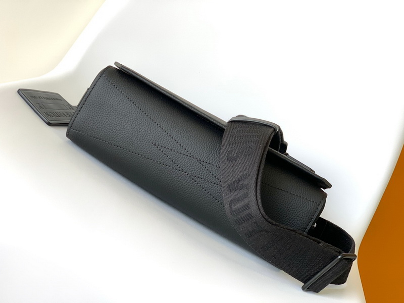 LV Handbags AAAA(Men)-155