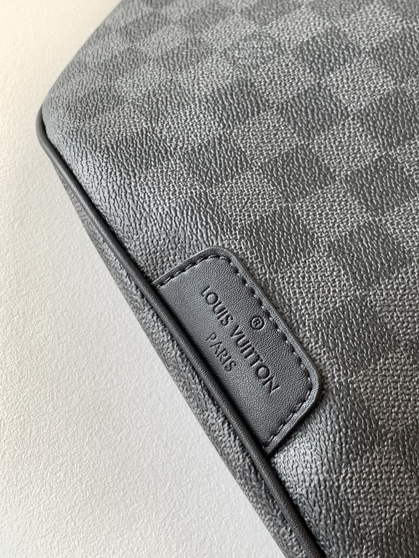 LV Handbags AAAA(Men)-171