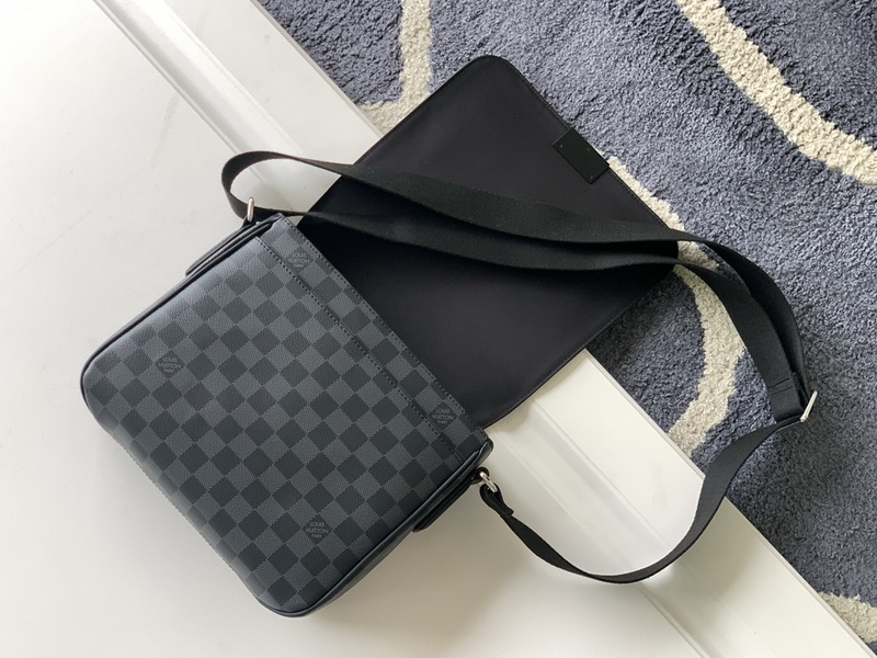 LV Handbags AAAA(Men)-180