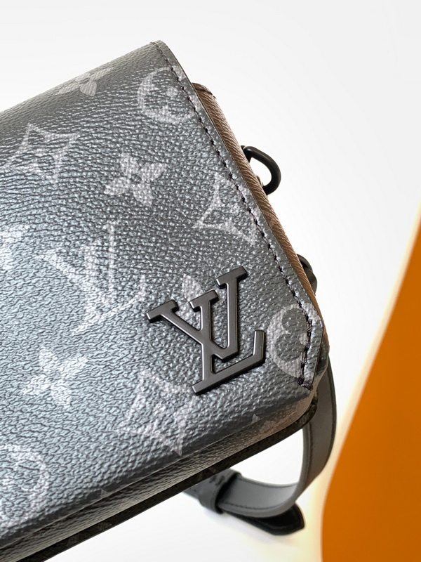 LV Handbags AAAA(Men)-202