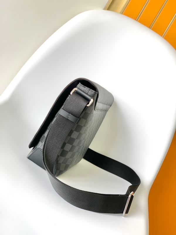 LV Handbags AAAA(Men)-204