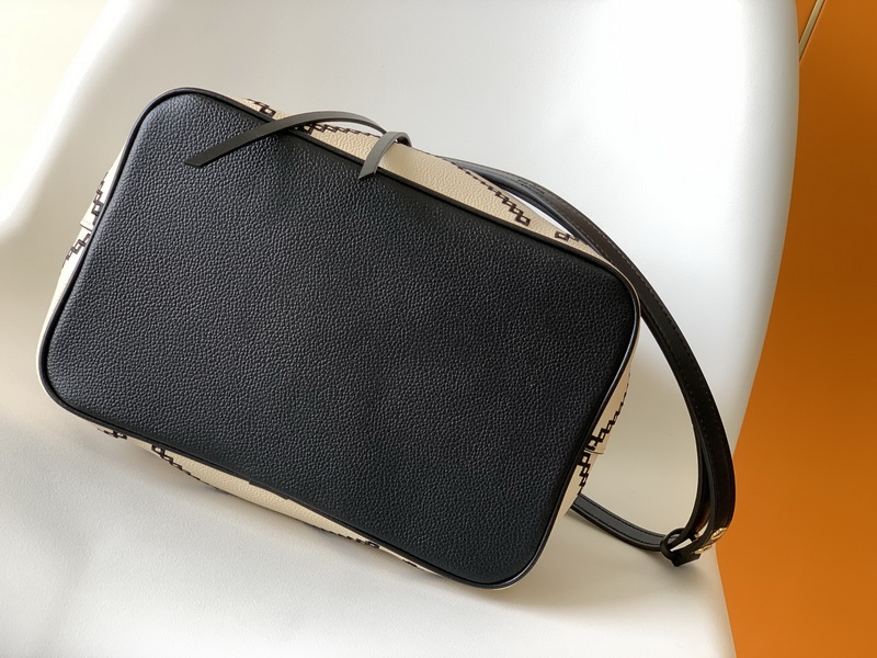 LV Handbags AAA(Women)-1073