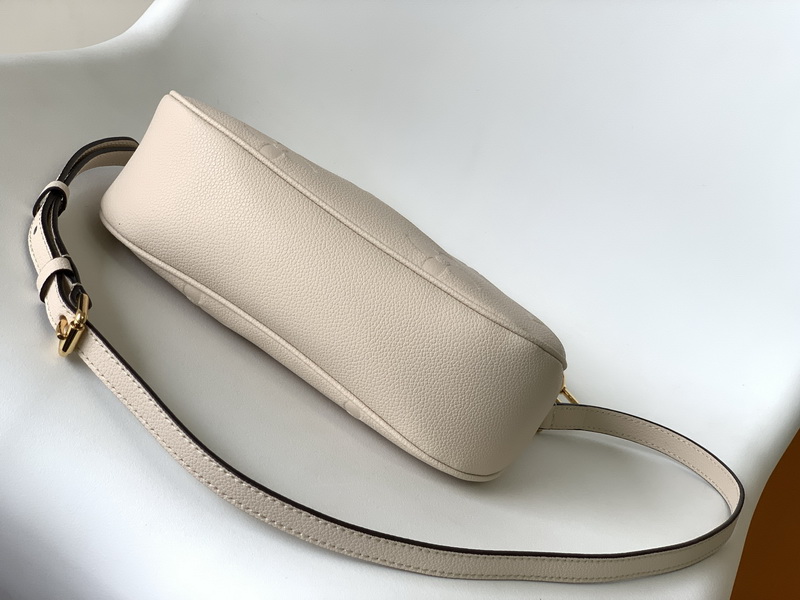 LV Handbags AAA(Women)-665