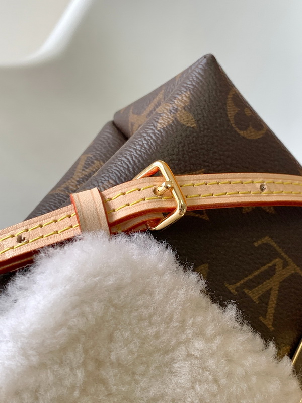 LV Handbags AAA(Women)-704