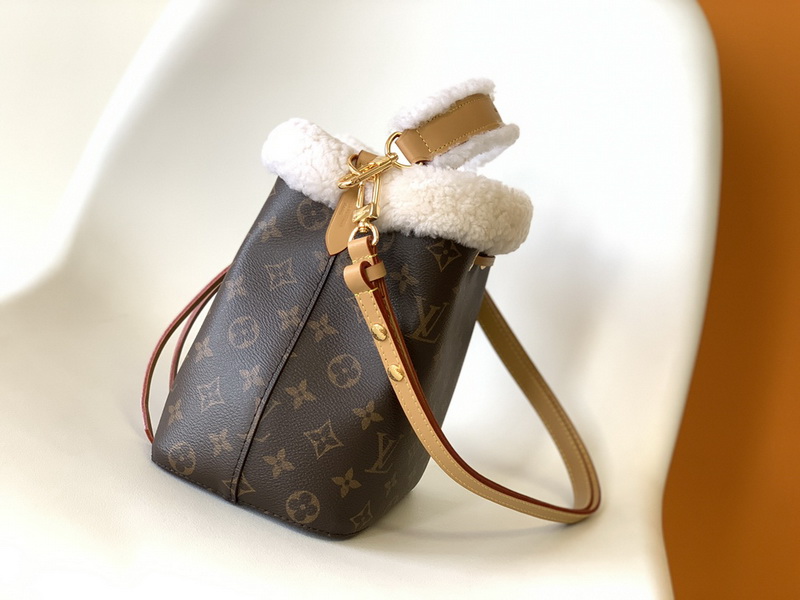 LV Handbags AAA(Women)-821