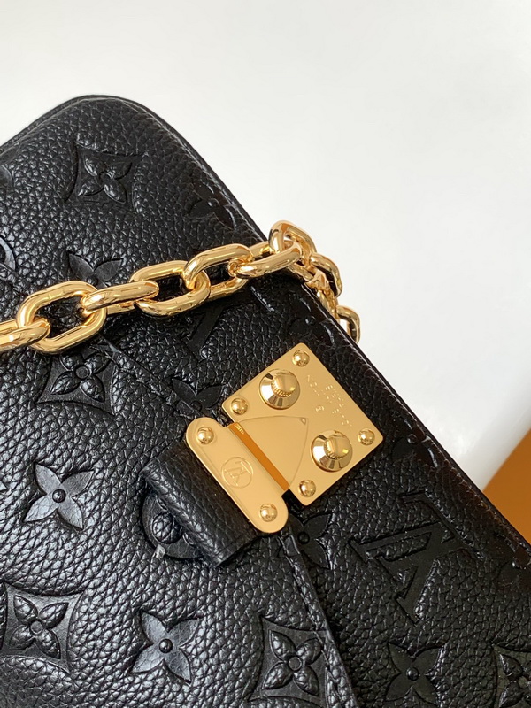 LV Handbags AAA(Women)-823